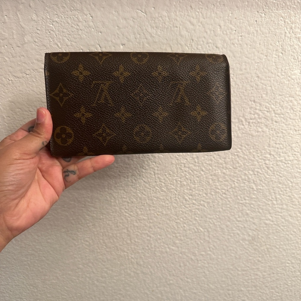 Louis Vuitton Monogram Wallet - Picture 6 of 10